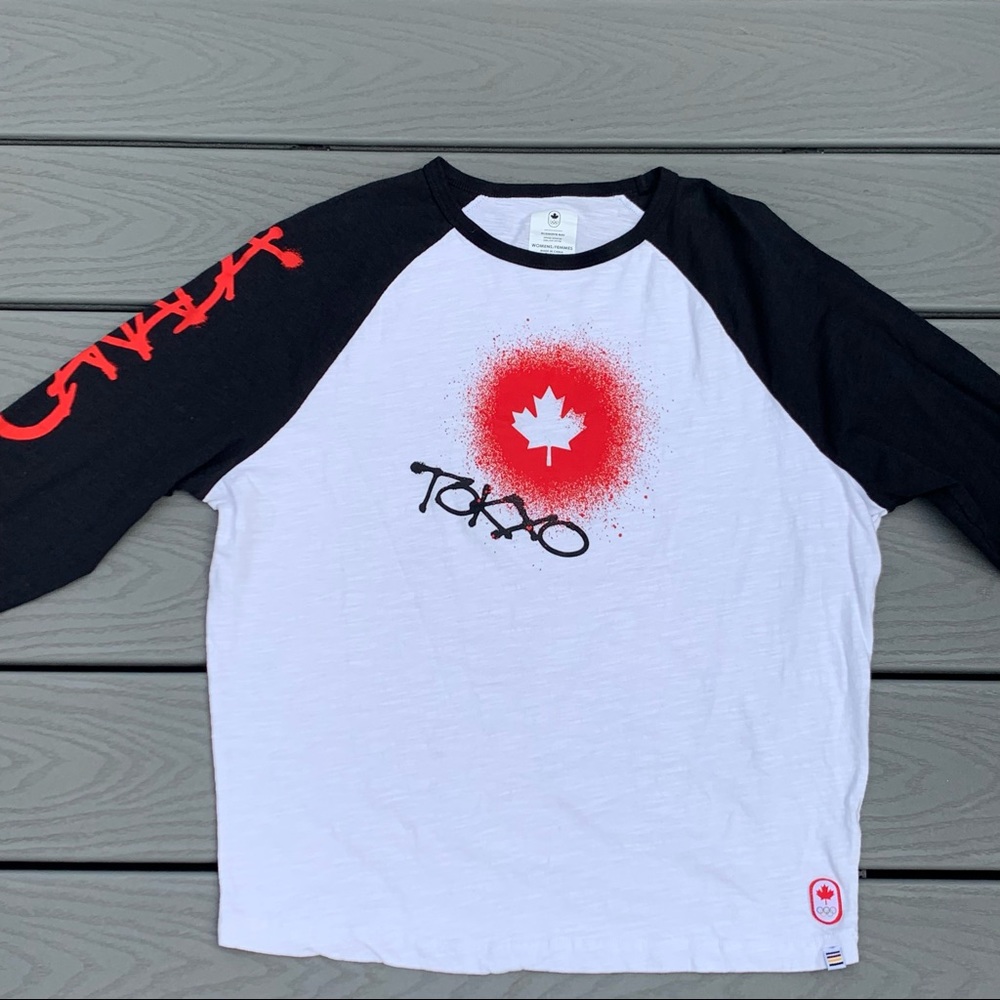Hudson's Bay Canada & Tokyo Leaf Long-Sleeve Raglan Top Women’s Size Small EUC
